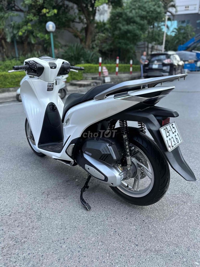 SH việt Nam 160 Abs 2023 lướt cực kì mới. Mua bán Xe máy tại Quận Hoàng Mai Hà Nội được đăng bởi Xe Máy Quân Oanh  hình 4