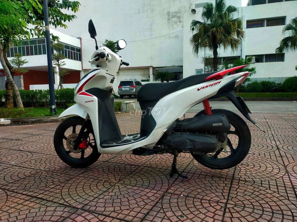 Bán Vision trắng  đỏ Spot chính chủ đẹp như hình. Mua bán Xe máy tại Quận Lê Chân Hải Phòng được đăng bởi Ngọc  hình 2