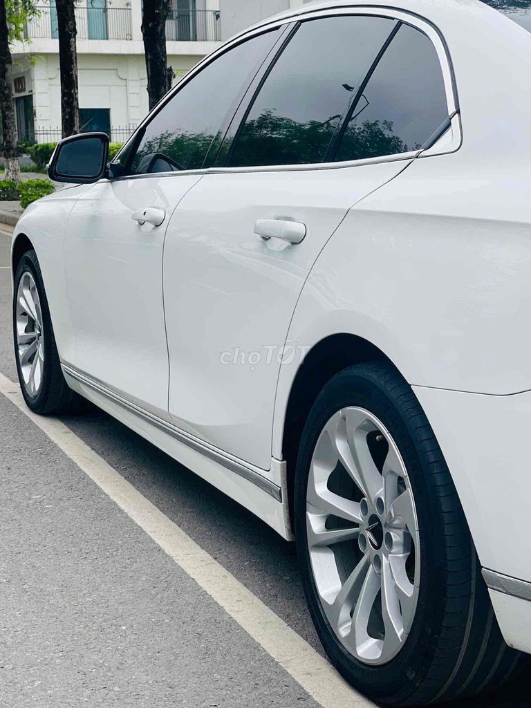 VinFast Lux A2.0 2020 Plus 2.0 AT - 50000 km