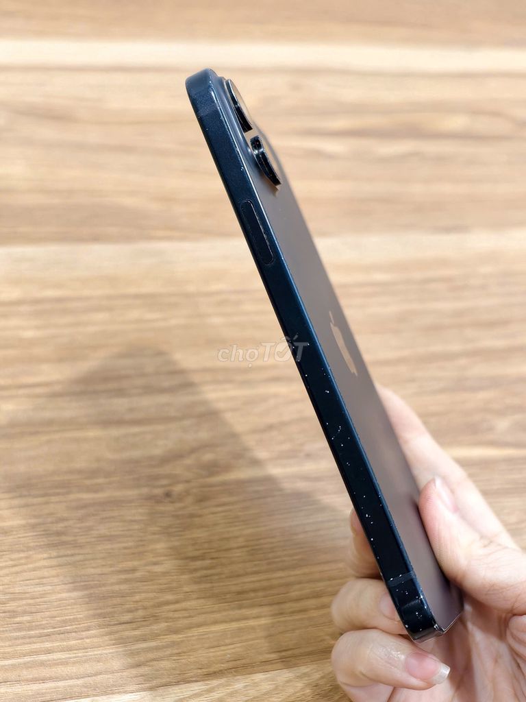 Iphone 15 Plus bản quốc tế 128gb màu Đen 96%. Mua bán Điện thoại tại Quận Đống Đa Hà Nội được đăng bởi Hn Store hình 1