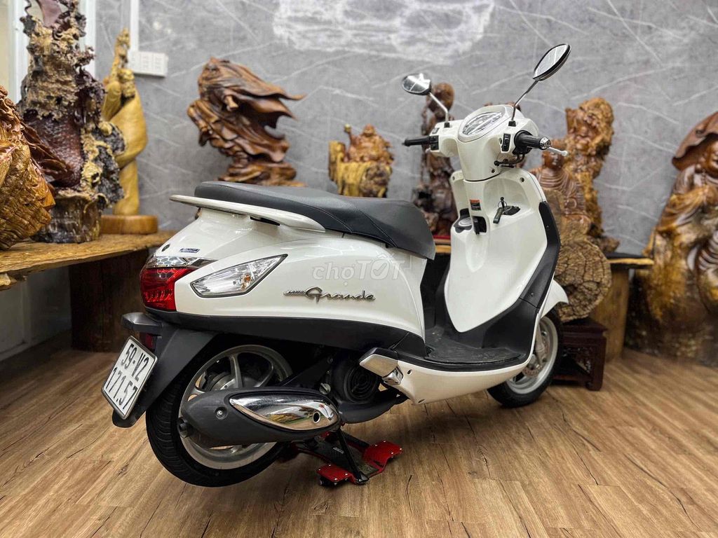 👉Grande chính chủ biển SG máy móc zin êm. Mua bán Xe máy tại Quận 7 Tp Hồ Chí Minh được đăng bởi Xe Cũ Hiếu CT hình 2