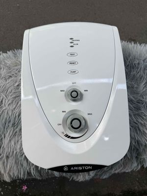 Máy nước nóng Ariston Trắng. Mua bán Thiết bị vệ sinh, nhà tắm tại Quận Bình Tân Tp Hồ Chí Minh được đăng bởi Ái Linh