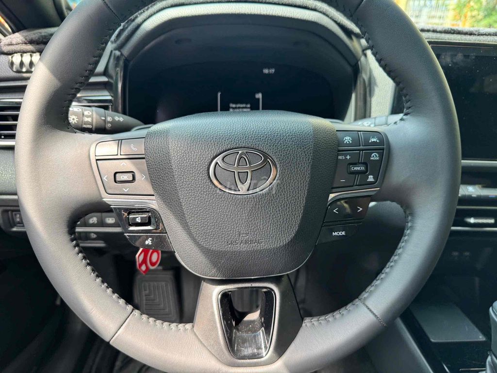 Toyota Camry 2025 2.5HV (Hybrid) - 8000 km. Mua bán Ô tô tại Thành phố Biên Hòa Đồng Nai được đăng bởi Phạm Đức hình 7