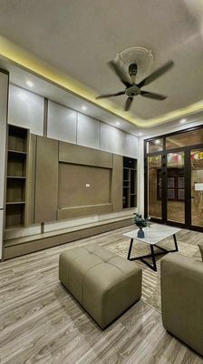 Chủ bán gấp nhà 3 tầng, 4 PN, 3WC, 4.x Tỷ