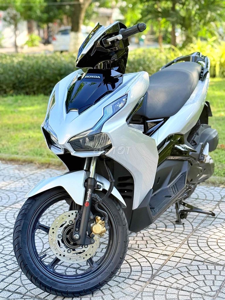 Honda Air Blade 150 ABS, серебристый, Вьетнам