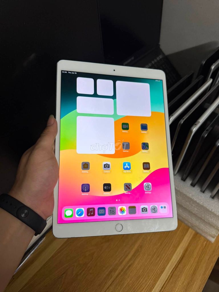 Apple iPad Pro 10.5 64GB Bạc 120Hz. Mua bán Máy tính bảng tại Quận 10 Tp Hồ Chí Minh được đăng bởi Hội Đồ Điện Tử hình 1