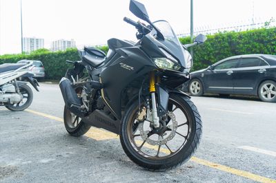 CBR150r 2024 Đen tem vàng đồng bản đặc biệt. Mua bán Xe máy tại Thành phố Thủ Đức Tp Hồ Chí Minh được đăng bởi Quân Vũ