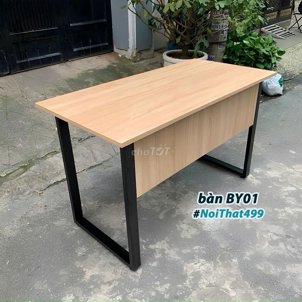 Bàn làm việc có lưng che, kèm ngăn kéo. Mua bán Bàn ghế tại Quận Liên Chiểu Đà Nẵng được đăng bởi Noithat499 hình 1
