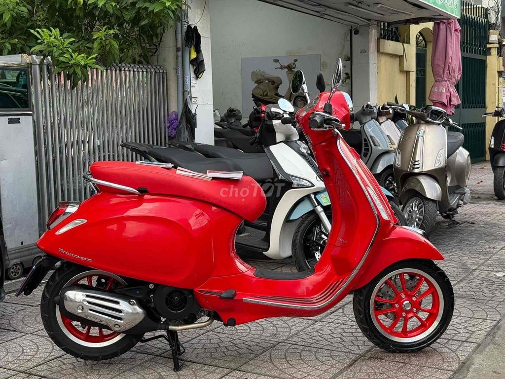 Vespa Primaver Red limited 2021 siêu mới 95%. Mua bán Xe máy tại Quận Phú Nhuận Tp Hồ Chí Minh được đăng bởi VESPA Piaggio Quốc Vương  hình 10