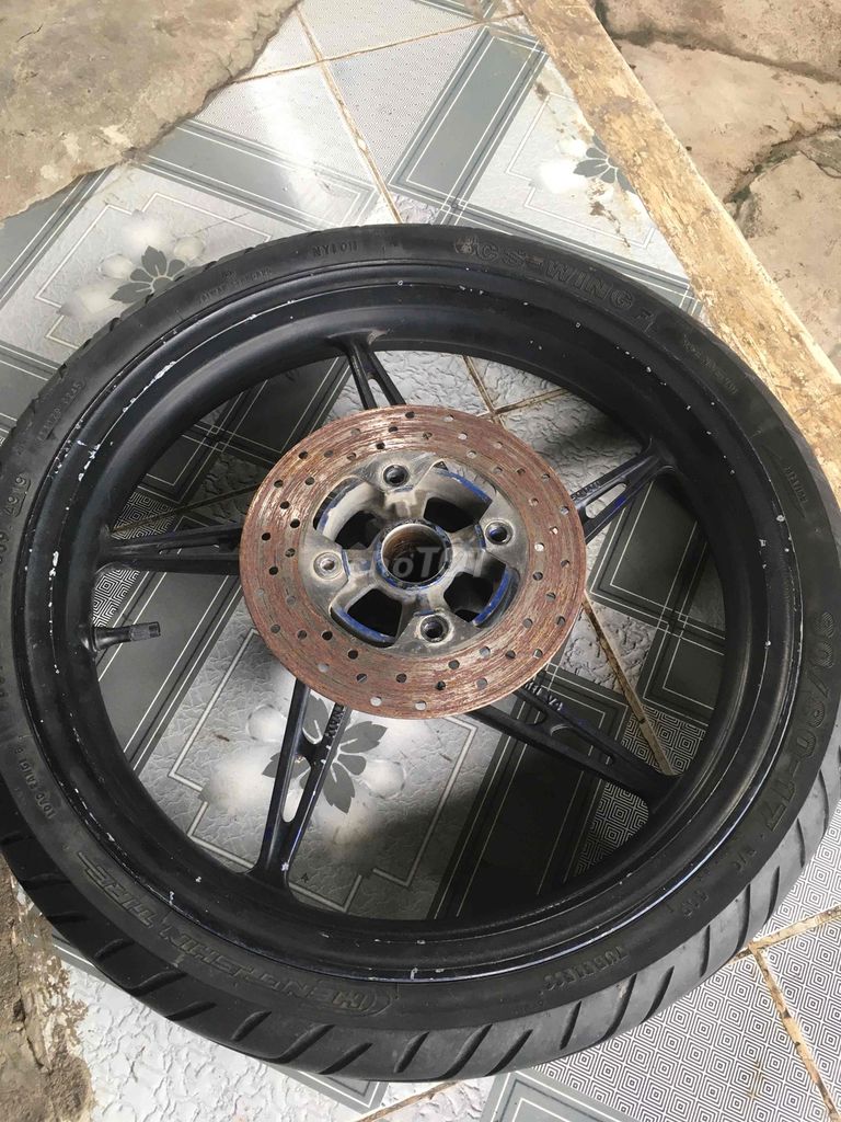 Mâm Exciter 135 còn 1 đĩa và nguyên cặp vỏ. Mua bán Phụ tùng xe tại Huyện Trảng Bom Đồng Nai được đăng bởi Nguyễn Văn Toàn hình 4