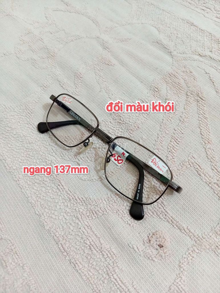 Kính đổi màu Lincoln LN-1008 Titanium. Mua bán Phụ kiện thời trang khác tại Huyện Phúc Thọ Hà Nội được đăng bởi Hoàng Duy Được hình 1