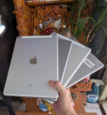 iPad Gen 7 4G 32Gb - Gen 5 Wifi 32Gb đẹp như mới. Mua bán Máy tính bảng tại Quận Hải Châu Đà Nẵng được đăng bởi thắng