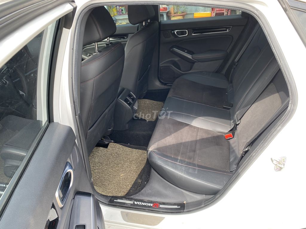 Honda Civic 2023 RS 30.000km Trắng. Mua bán Ô tô tại Thành phố Thủ Đức Tp Hồ Chí Minh được đăng bởi Thành Thuỷ hình 10