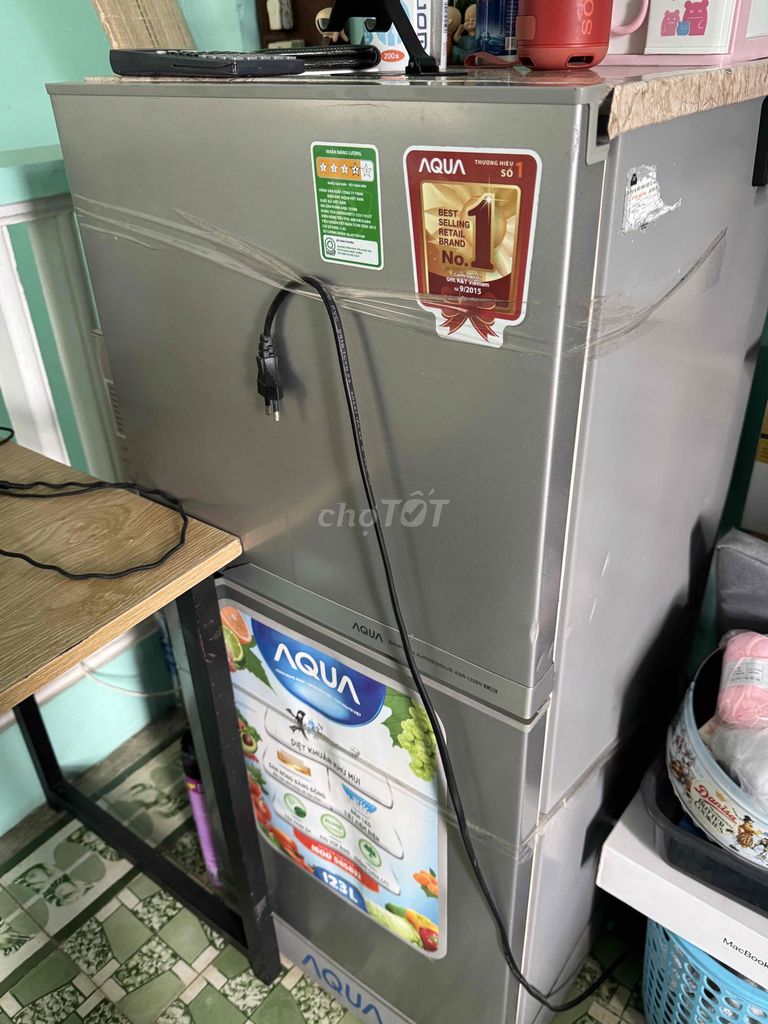 Tủ lạnh AQUA AQR-125BN Bạc 123L. Mua bán Tủ lạnh tại Thành phố Mỹ Tho Tiền Giang được đăng bởi Tuấn Thanh hình 1