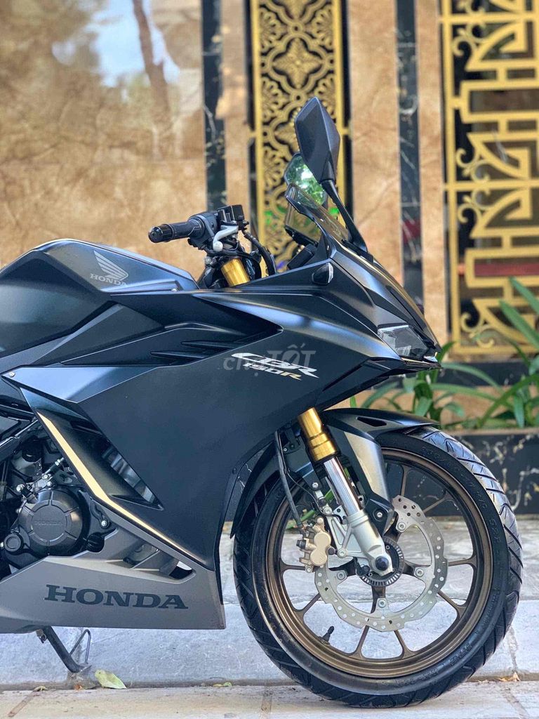 HONDA CBR150 ABS FI cuối 2024 vành vàng tem mới. Mua bán Xe máy tại Quận Cầu Giấy Hà Nội được đăng bởi Tong motor xe may hình 7