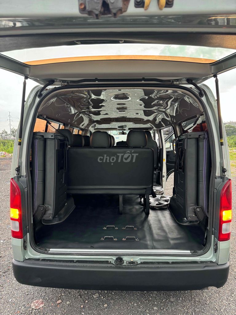 Toyota Hiace 2011 máy xăng 16 chỗ xe cơ quan !. Mua bán Ô tô tại Quận Bình Tân Tp Hồ Chí Minh được đăng bởi Xe Cũ Giá Tốt Bình Tân hình 9