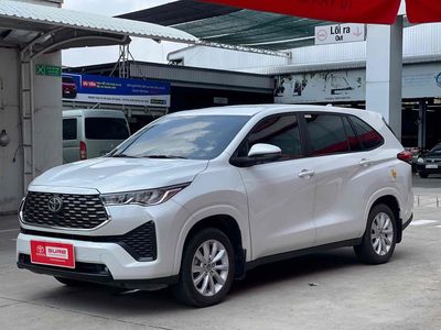 Toyota Innova Cross V 2025