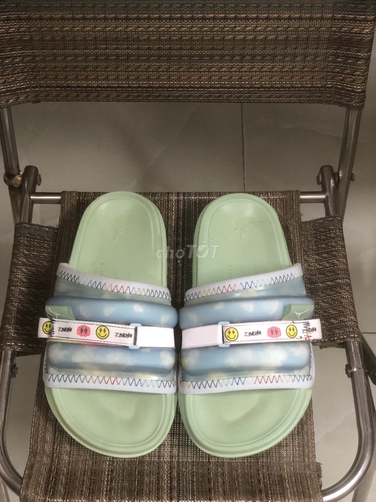 Dép AIR JORDAN (Auth) Sz 40/41!. Mua bán Giày dép tại Quận 4 Tp Hồ Chí Minh được đăng bởi Ngoc hình 1