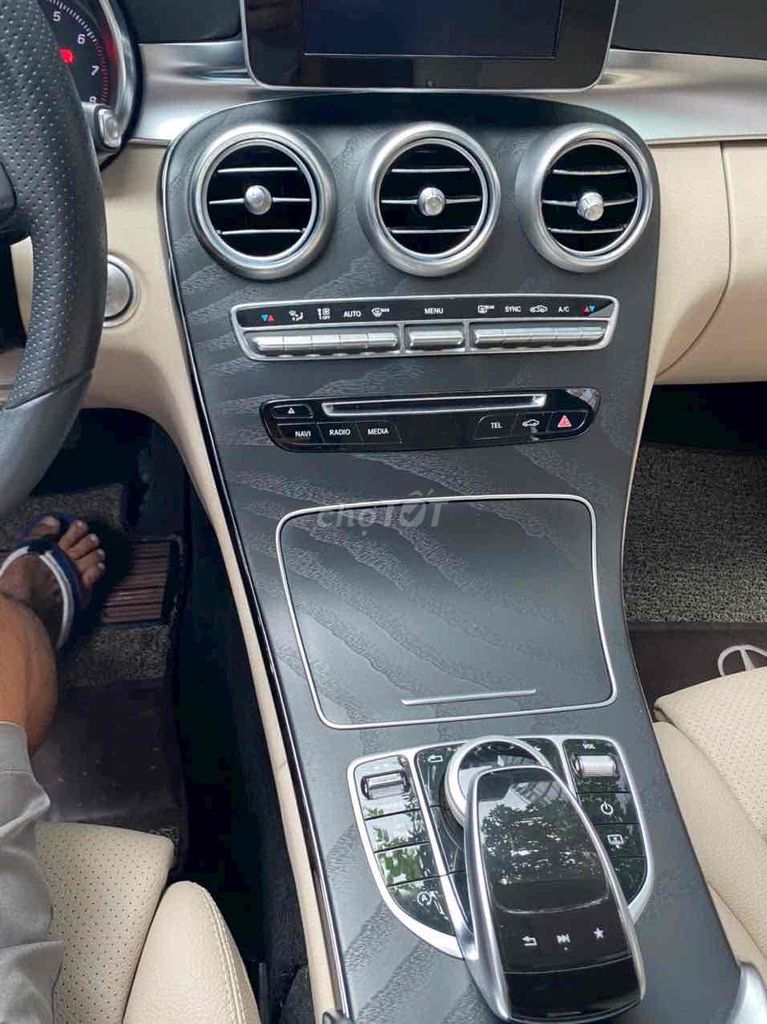 Mercedes Benz C Class 2018 C200 - 25000 km. Mua bán Ô tô tại Quận Ngũ Hành Sơn Đà Nẵng được đăng bởi Thành hình 16