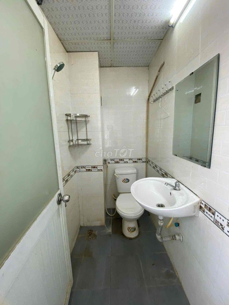 CHO THUÊ PHÒNG CỬA SỔ TRỜI CHO AI KÍM FREE 2XE NHA