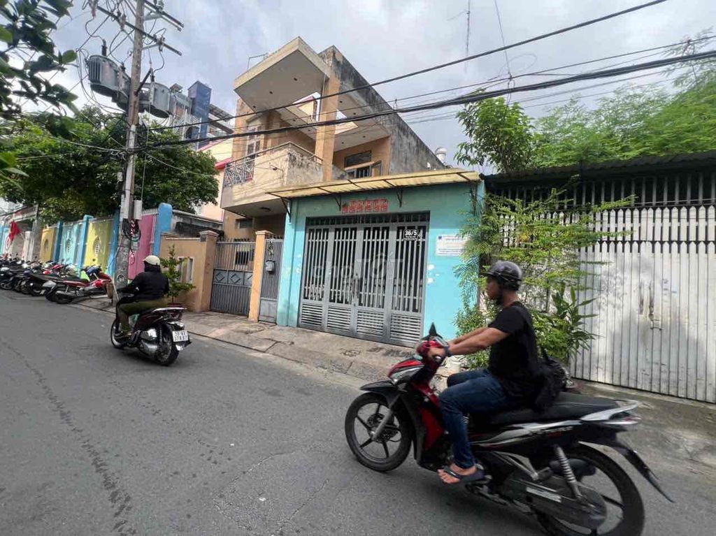 Rent · 3 bd · 120 м² · Quận Tân Phú, ул. Đường Thoại Ngọc Hầu