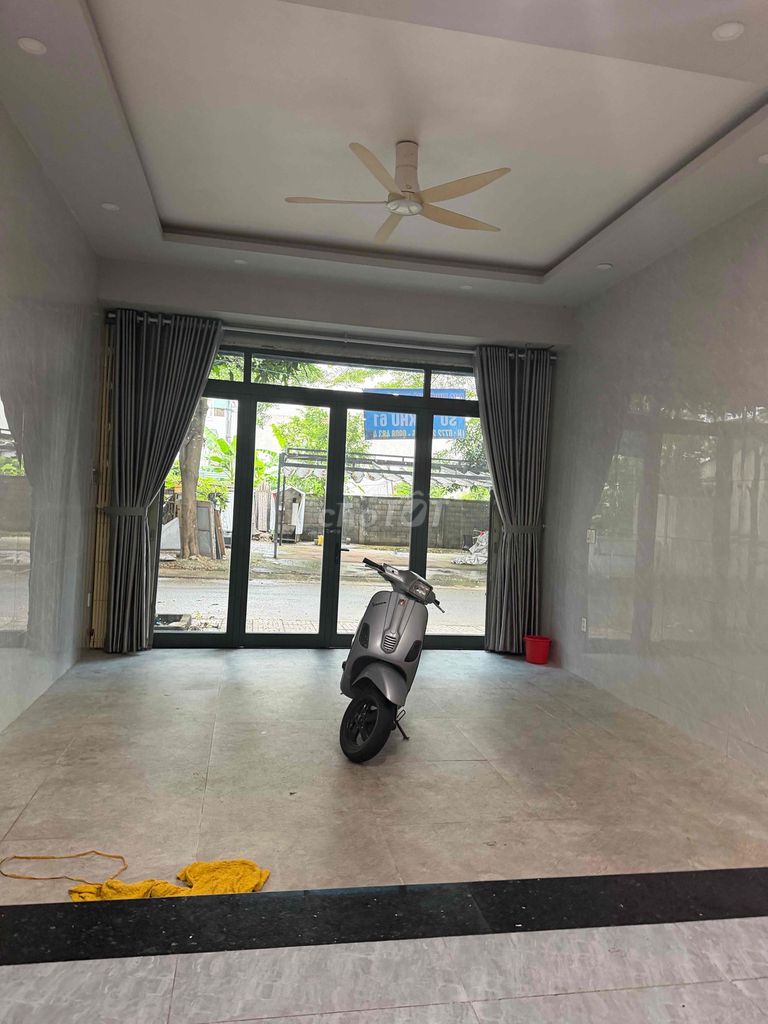Nhà đẹp ngay Làng Đại học