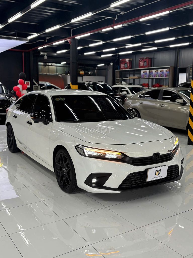 Honda Civic RS 2023 Trắng 54000 km. Mua bán Ô tô tại Huyện Hóc Môn Tp Hồ Chí Minh được đăng bởi Đạt hình 1