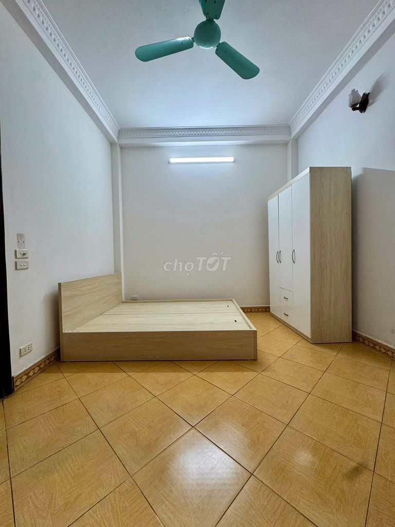 Cho thuê phòng trọ Định Công, Hoàng Mai, có ban công