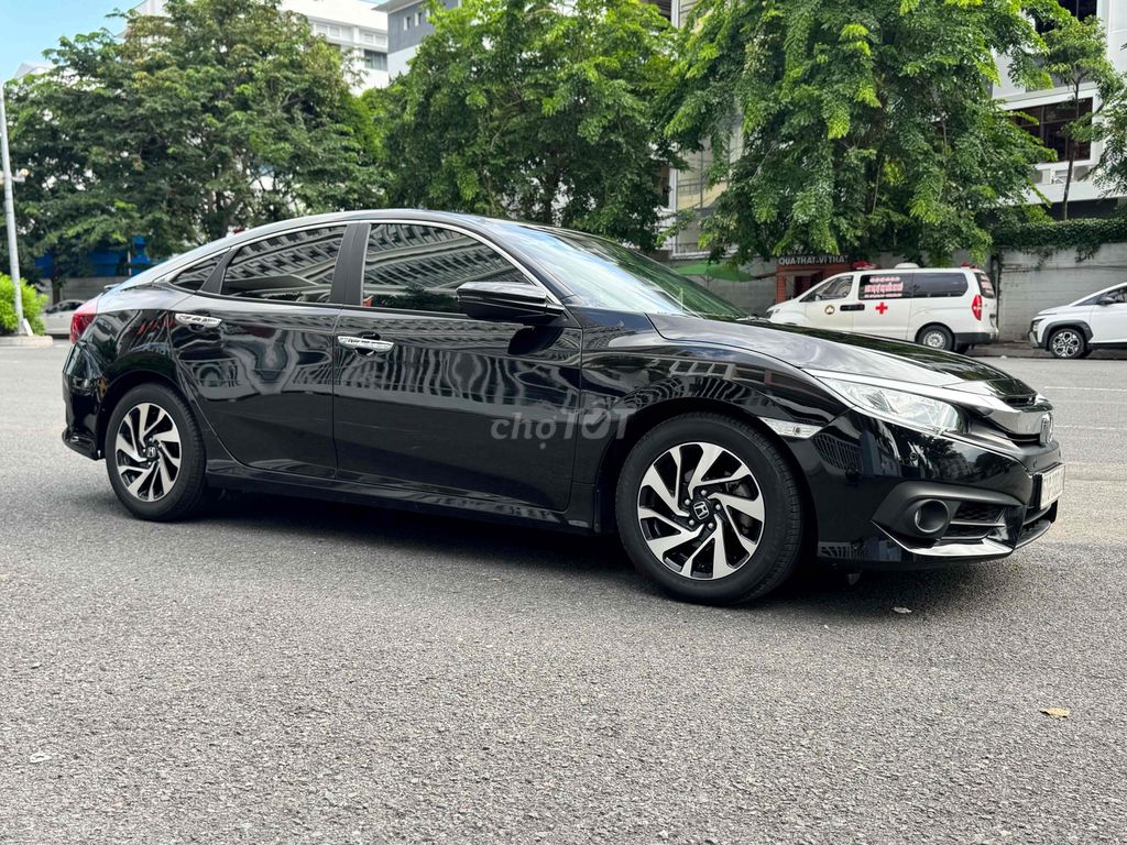 Honda Civic 2018 1.8 E - 50000 km. Mua bán Ô tô tại Quận 10 Tp Hồ Chí Minh được đăng bởi vương Đức hình 2