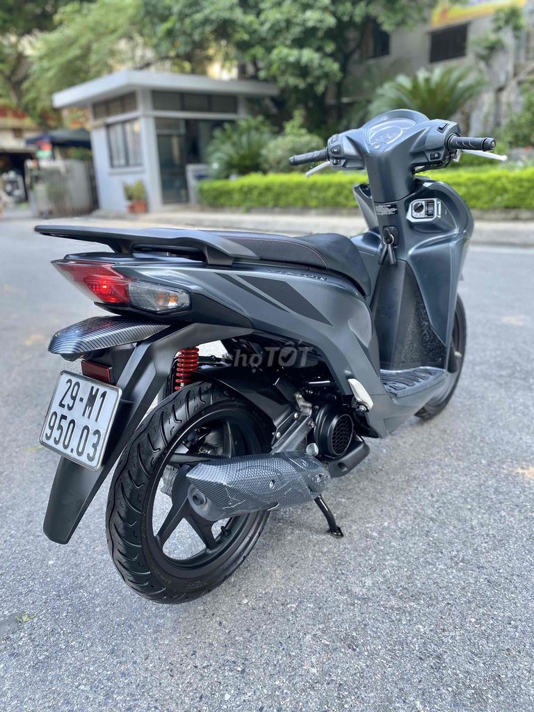 Honda Vision sport 2022!! cá tính chạy lướt. Mua bán Xe máy tại Quận Hoàng Mai Hà Nội được đăng bởi Xe Máy Quân Oanh  hình 2
