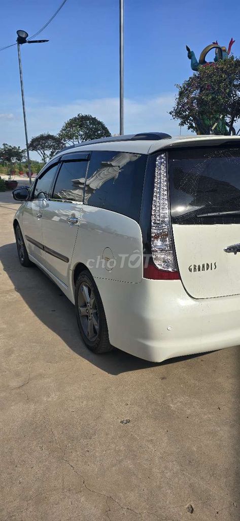 Mitsubishi Grandis 2008 full option