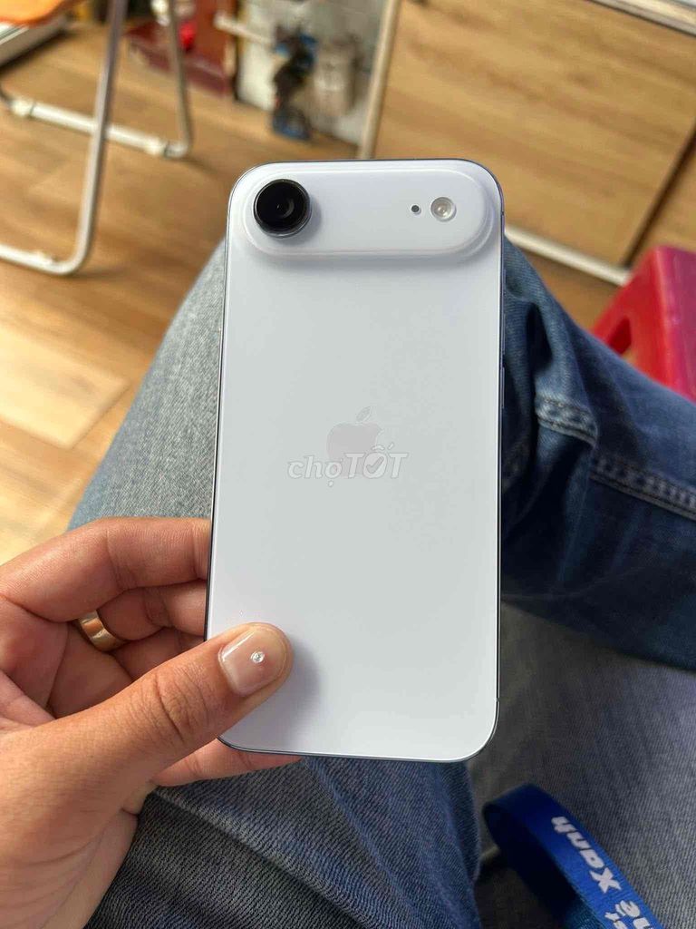 iPhone Air 512GB Trắng Đẹp Siêu Mỏng Chính Hãng. Mua bán Điện thoại tại Quận 11 Tp Hồ Chí Minh được đăng bởi Rose  hình 1