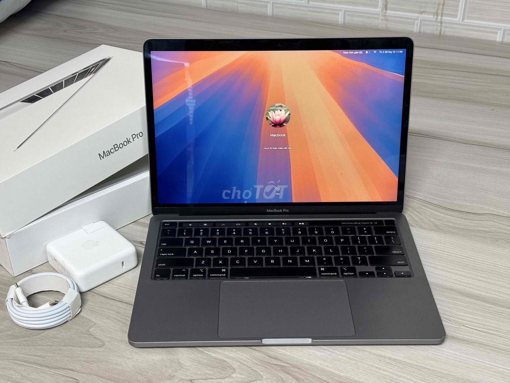 Macbook Pro 2020 - 13 inch  chip i5 , Ram 16 GB -