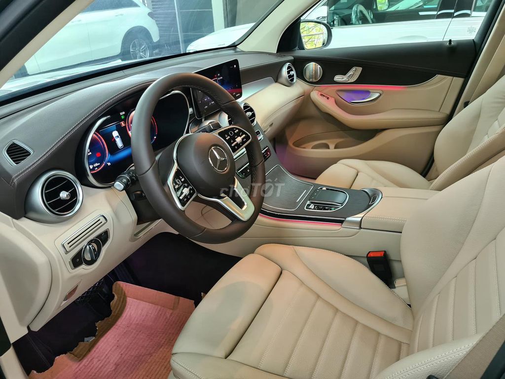 Mercedes GLC300 AMG 2022 Xám/Kem cực ngầu. Mua bán Ô tô tại Quận 7 Tp Hồ Chí Minh được đăng bởi Tri Mercedes DNZ hình 6