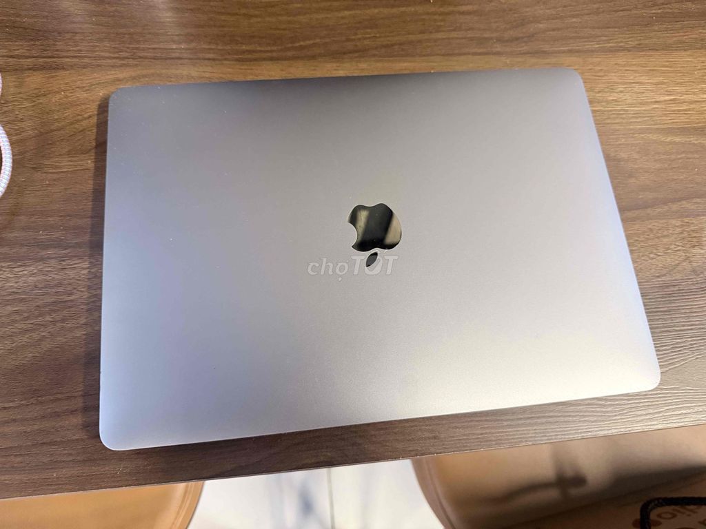 Apple MacBook Air i5 8GB/251GB. Mua bán Laptop tại Quận 10 Tp Hồ Chí Minh được đăng bởi Đinh Mai Ngọc hình 1