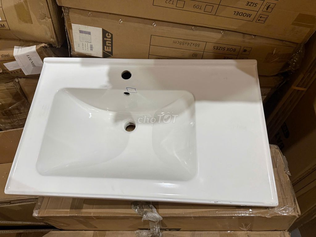 Chậu rửa mặt men sứ Trắng. Đặt trên tủ chậu . Mua bán Thiết bị vệ sinh, nhà tắm tại Thành phố Thuận An Bình Dương được đăng bởi công trần hình 1