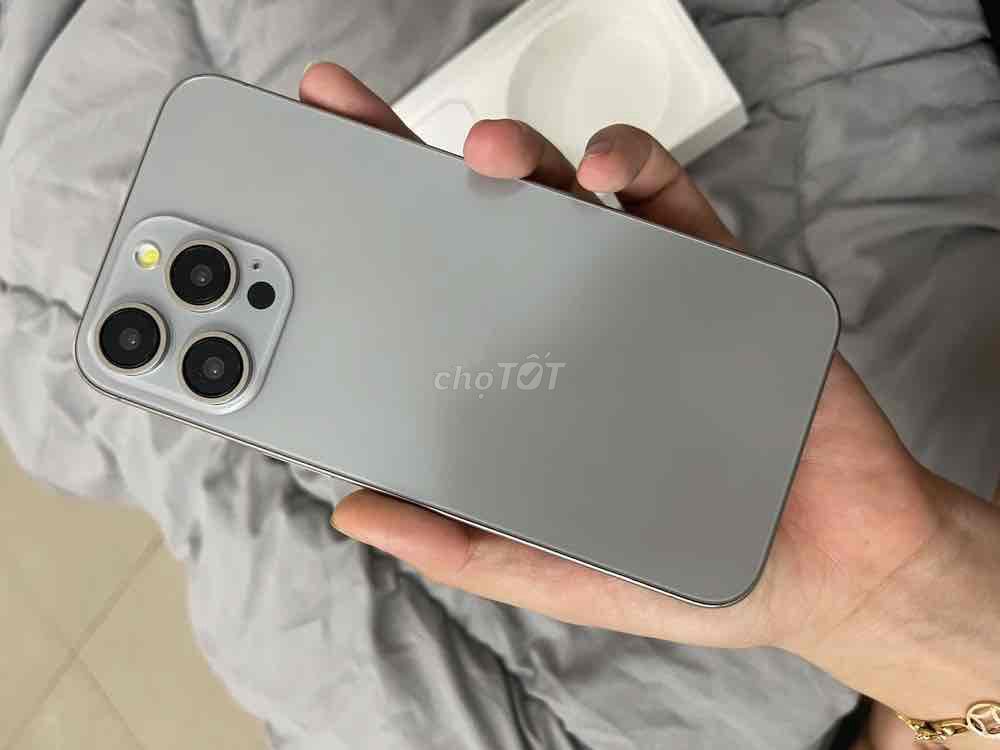 Apple iPhone 15 Pro Max Titanium. Mua bán Điện thoại tại Huyện Bình Chánh Tp Hồ Chí Minh được đăng bởi Tayy Dong hình 1