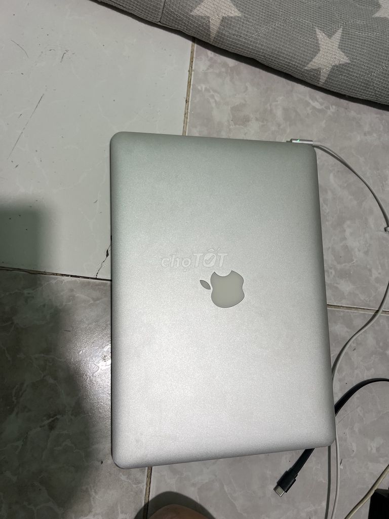Apple MacBook Air Bạc Like New. Mua bán Laptop tại Thành phố Thuận An Bình Dương được đăng bởi Trinh thanh dat hình 1