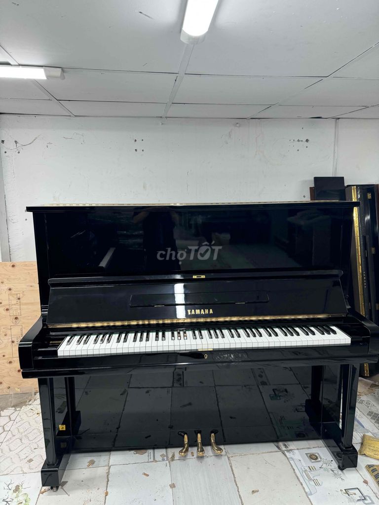 Piano cơ yamaha U3 zin tại Showrooom zin