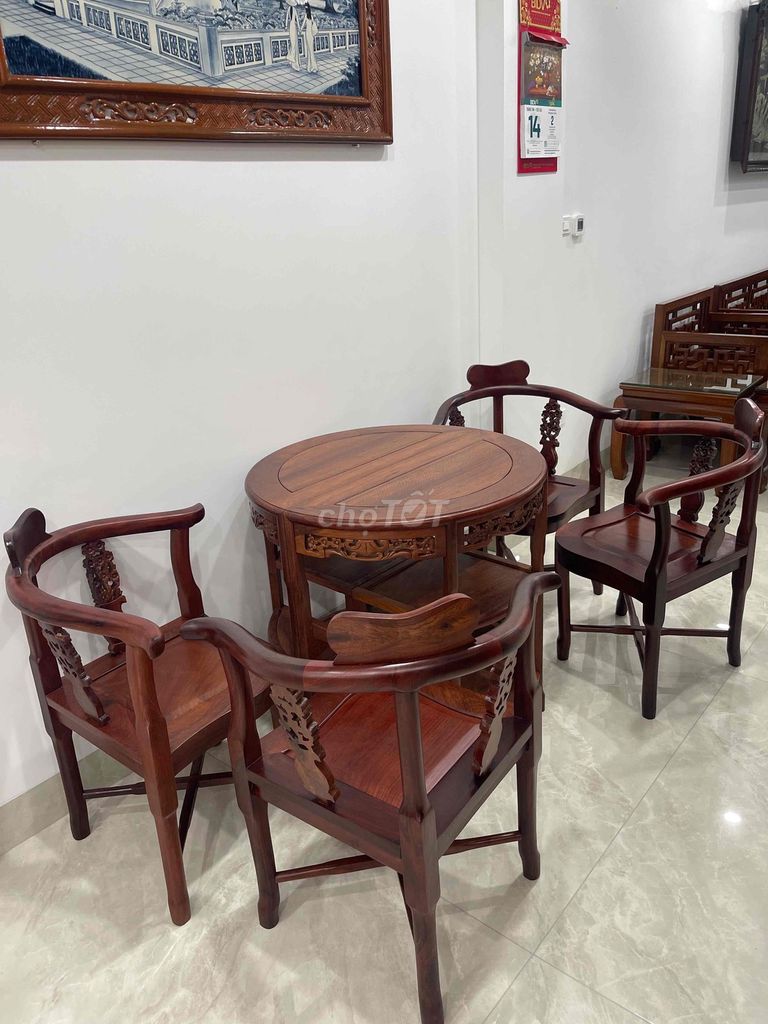 Bộ bàn ghế Gỗ Gia Lai Nâu đỏ Đã spa mới. Mua bán Bàn ghế tại Quận Hà Đông Hà Nội được đăng bởi thu hien nguyen hình 1