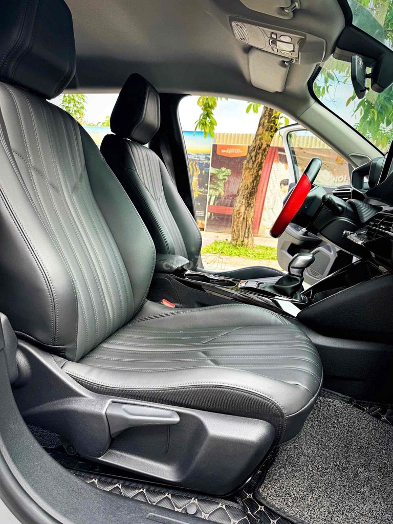 Peugeot 2008 GTline - trắng siêu đẹp siêu cá tính. Mua bán Ô tô tại Quận Cầu Giấy Hà Nội được đăng bởi Thái Hoàng Long Auto hình 12