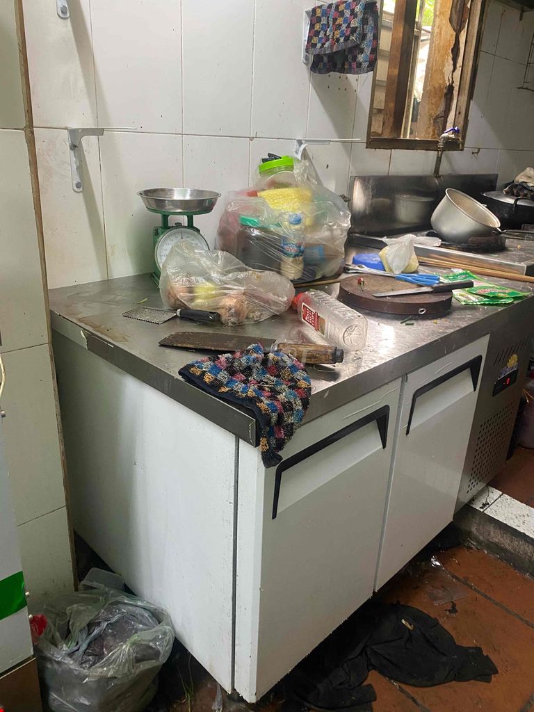 Tủ đông bàn chặt Inox 1m2 Bạc. Mua bán Tủ lạnh tại Quận Đống Đa Hà Nội được đăng bởi Emy Bui hình 1