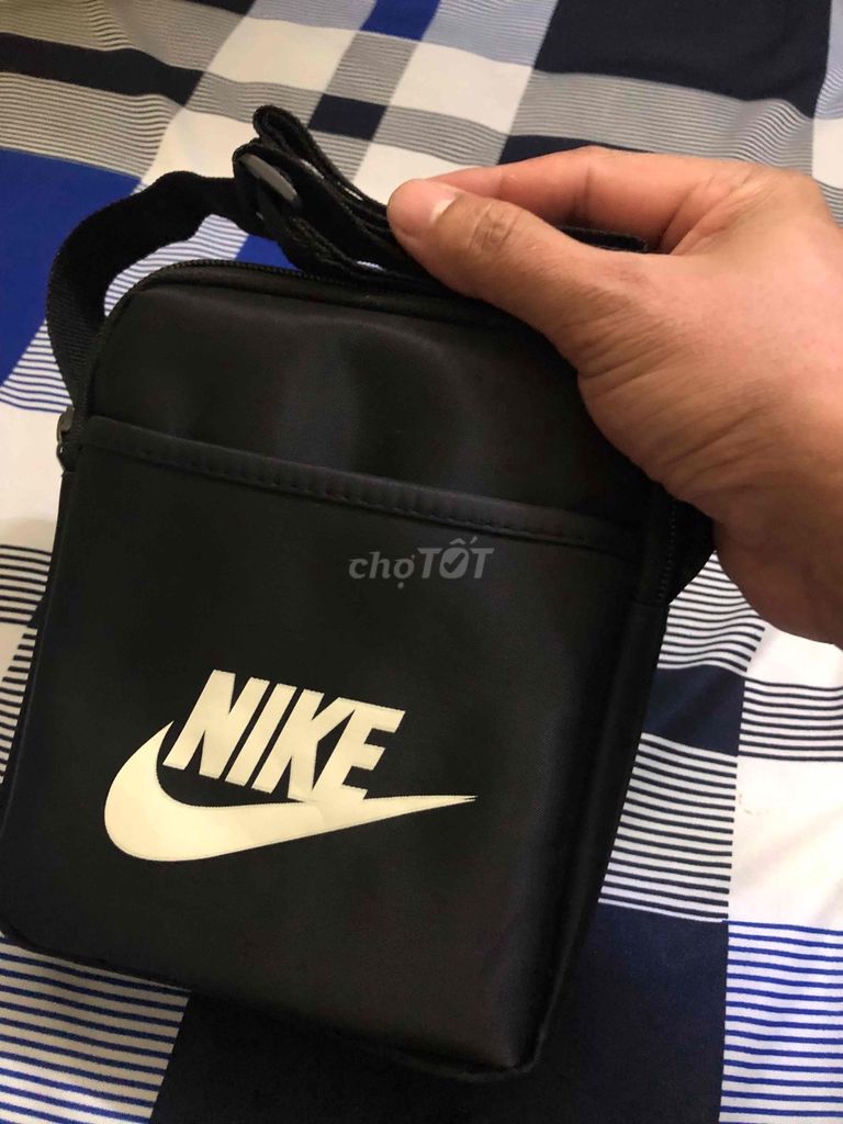 Túi đeo chéo Nike dù đen. Mua bán Túi xách tại Quận Ô Môn Cần Thơ được đăng bởi minh trí hình 1