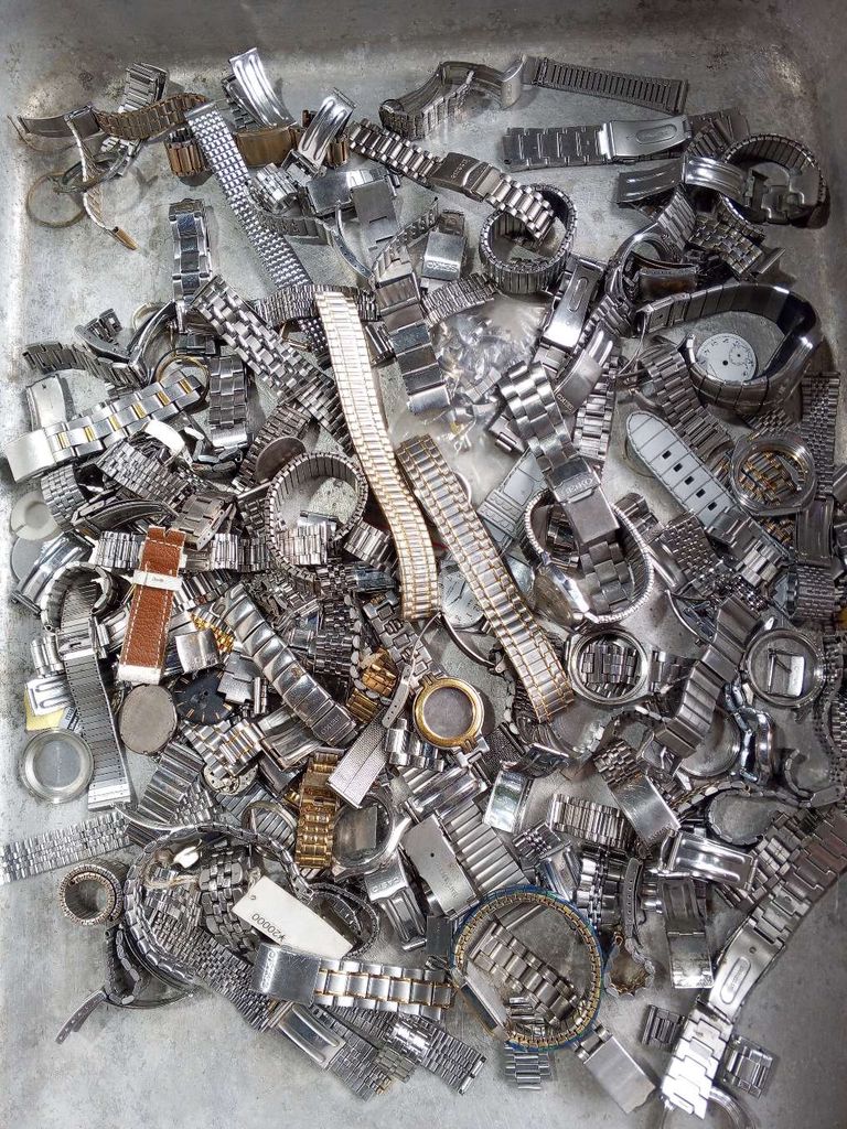 Lô 50 Dây đồng hồ Kim loại Thép ko rỉ. Mua bán Phụ kiện thời trang khác tại Quận Hà Đông Hà Nội được đăng bởi Đồ cũ sưu tầm hà nội hình 1