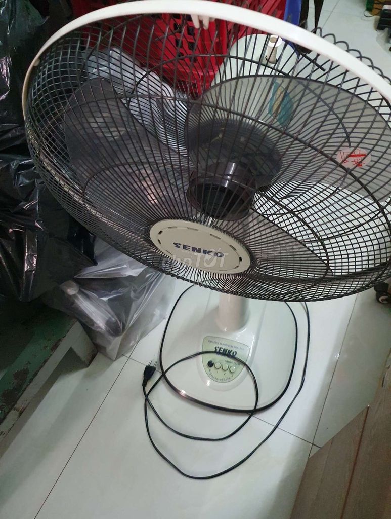 Quạt đứng Senko Trắng còn mới ít dùng . Mua bán Quạt tại Thành phố Thủ Dầu Một Bình Dương được đăng bởi Binh hình 1