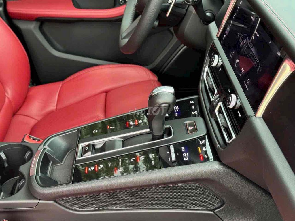 Cần Bán Chiếc Porsche MaCan Model 2025 like new. Mua bán Ô tô tại Quận 7 Tp Hồ Chí Minh được đăng bởi Hoàng Trung hình 11