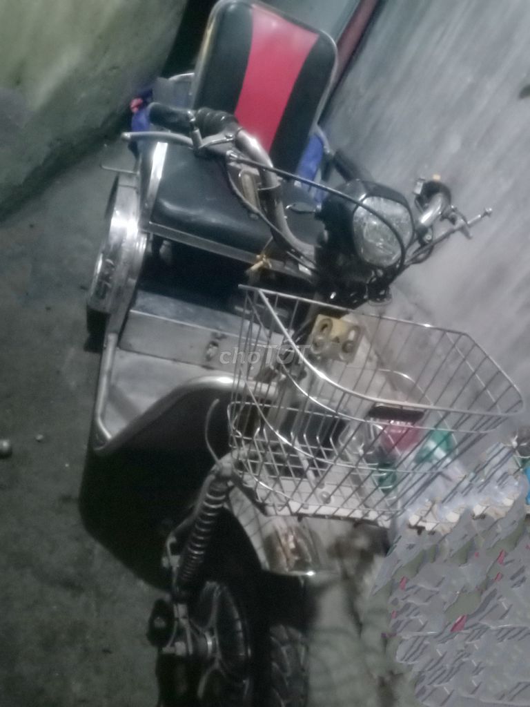 Xe điện 3 bánh Đen Đỏ Bạc Đã sử dụng. Mua bán Xe điện tại Huyện Hóc Môn Tp Hồ Chí Minh được đăng bởi Cô Út Họ Lâm hình 1
