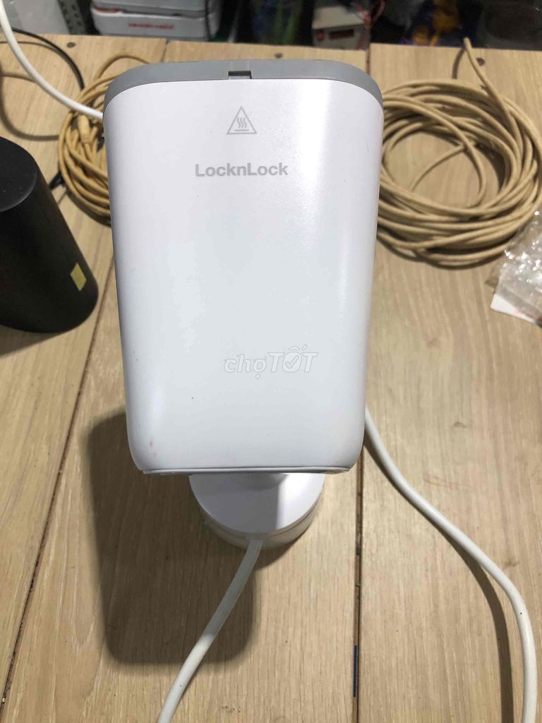 Bàn ủi LocknLock ENI223WHT Trắng. Mua bán Nội thất, đồ gia dụng khác tại Thành phố Bà Rịa Bà Rịa - Vũng Tàu được đăng bởi Vĩnh Tâm hình 1