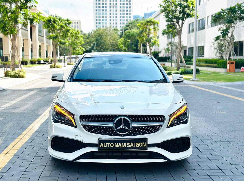 Mercedes CLA 250 4Matic model 2017 cực đẹp