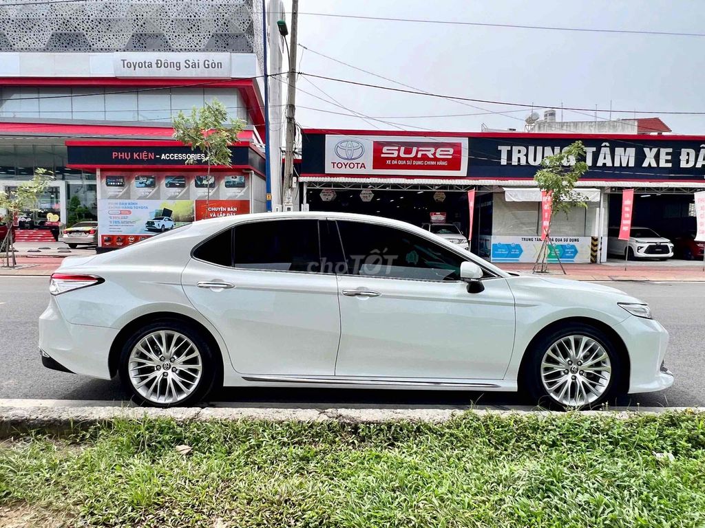 Toyota Camry 2.5Q 2019 màu trắng ngọc trai. Mua bán Ô tô tại Thành phố Thủ Đức Tp Hồ Chí Minh được đăng bởi Hữu Phúc hình 13